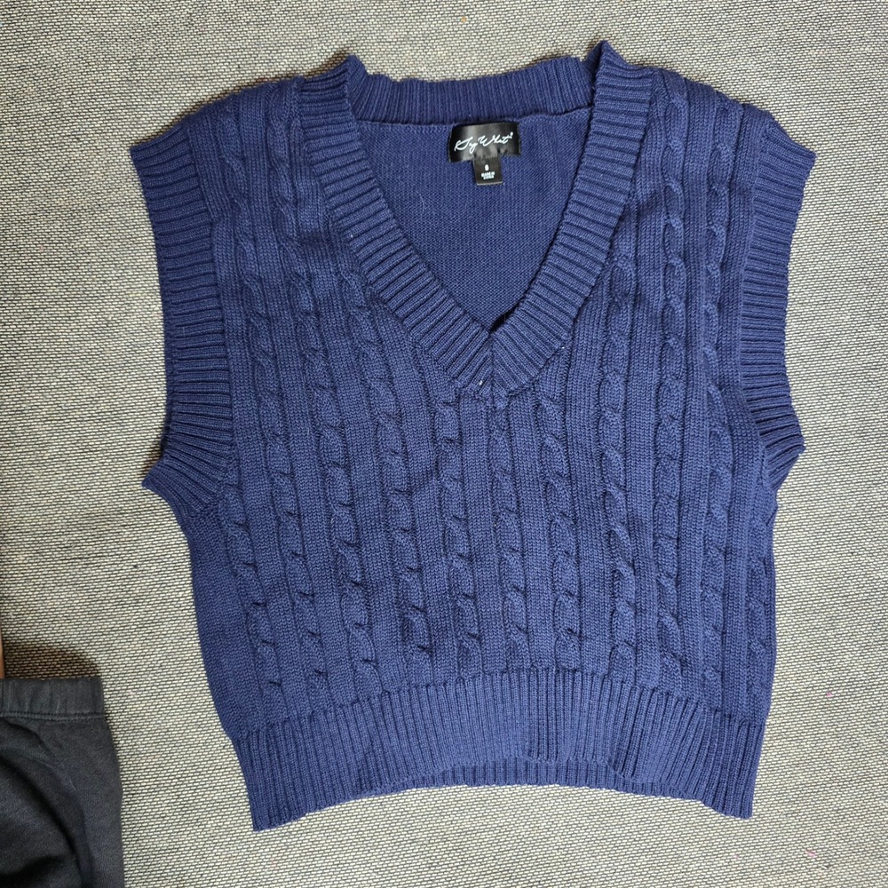 Ivy West Navy Blue Cable Knit V-Neck Cropped Sweater Vest Small